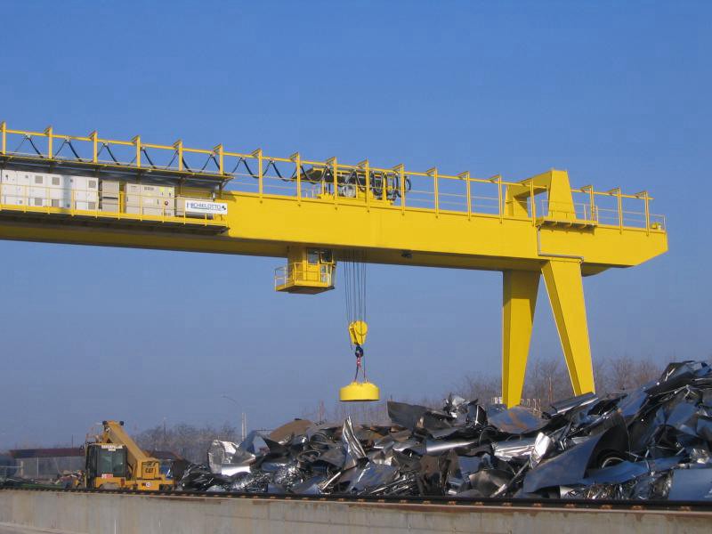 Steel Scrapyard Gantry Crane with Lifting Magnet