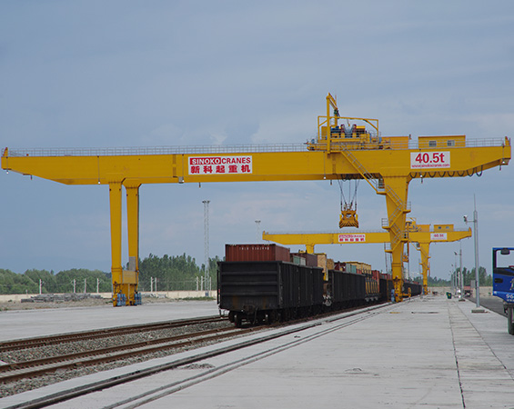 Distinctive use characteristics of container gantry crane