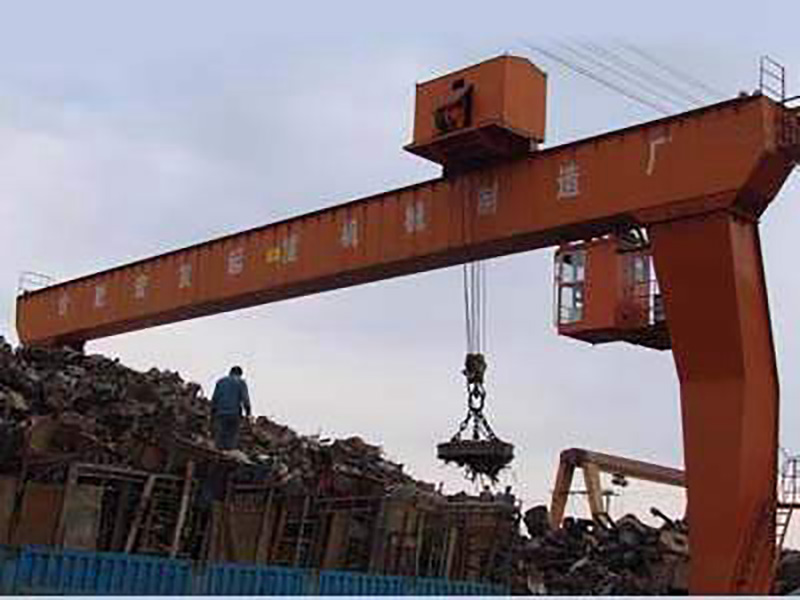 Gantry Crane With Electromagnet Spreader