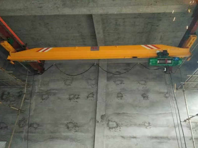 LX Under Running Crane