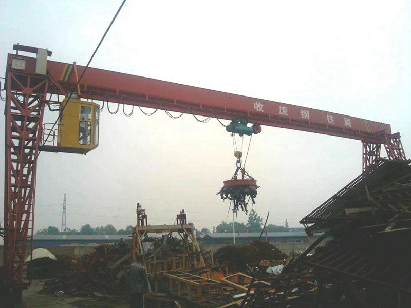 Steel Scrapyard Gantry Crane with Lifting Magnet