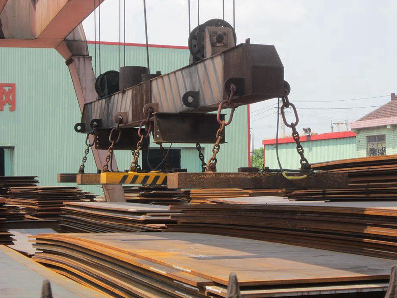 Slab and Billet Lifting Crane