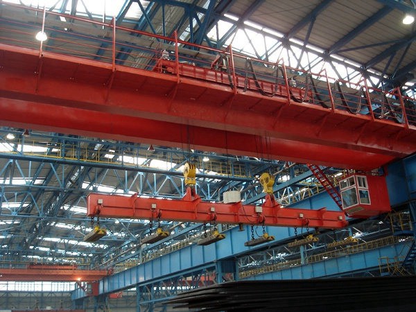 Bridge Crane With Magnetic Beam