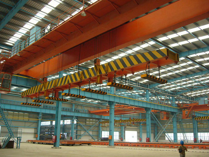 Bridge Crane With Magnetic Beam