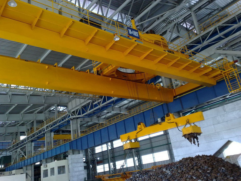 Overhead Magnet Crane with Rotating Traverse Beam Magnet Spreader