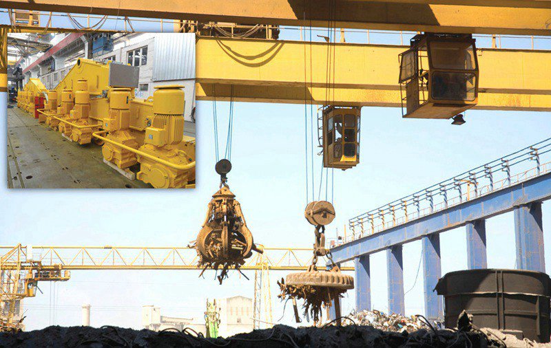 scrap handling trash crane with magnet